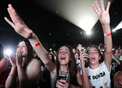 One Direction film explores the science behind fans obsession • Pop Scoop